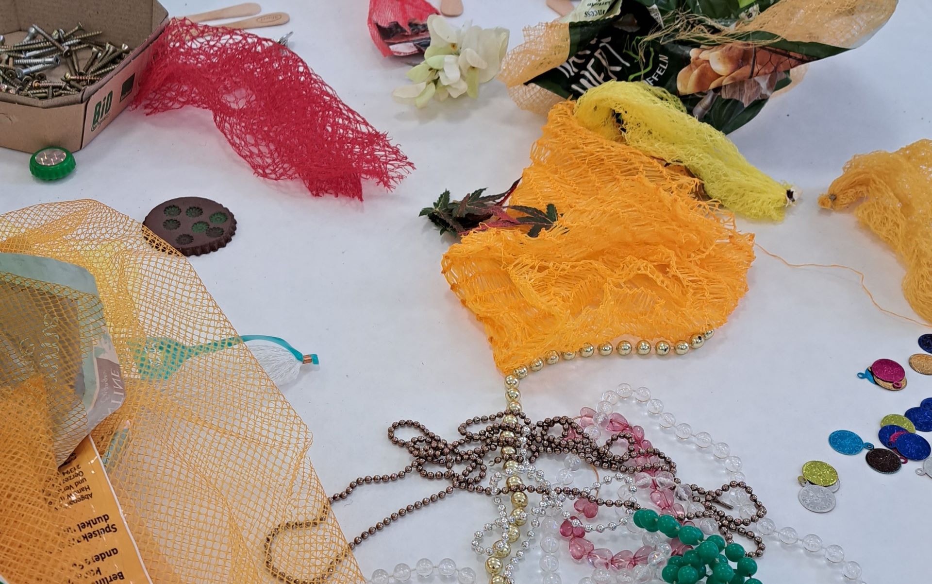 21 Textil Labor-Faden, Stoffe und neue Verbindungen